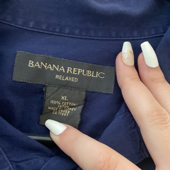 Banana republic relaxed long sleeve button up. Dark navy blue XL - Picture 3 of 4